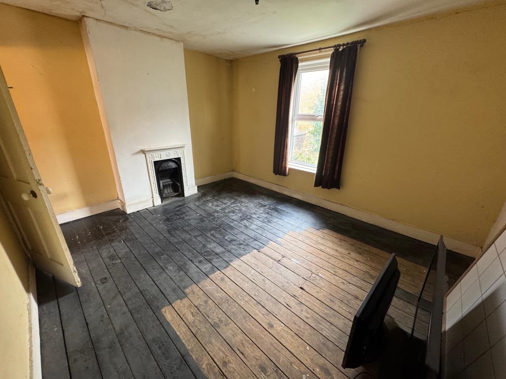 Lot: 112 - FREEHOLD STATUTORY INVESTMENT - Bedroom 2